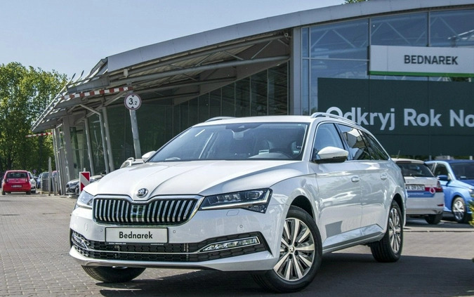 Skoda Superb cena 172000 przebieg: 5, rok produkcji 2024 z Brusy małe 407